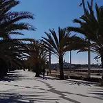 דירה Beach Apartment *