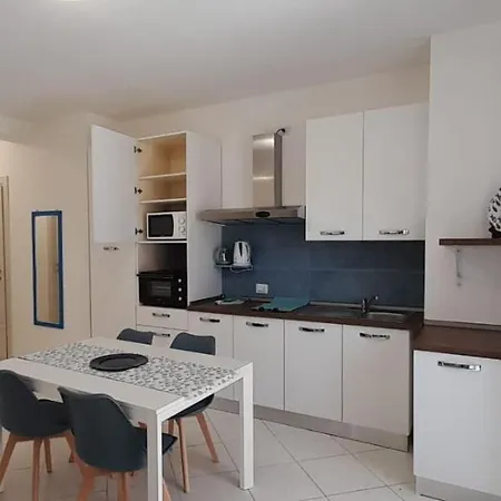 Beach Apartment * ألغيرو