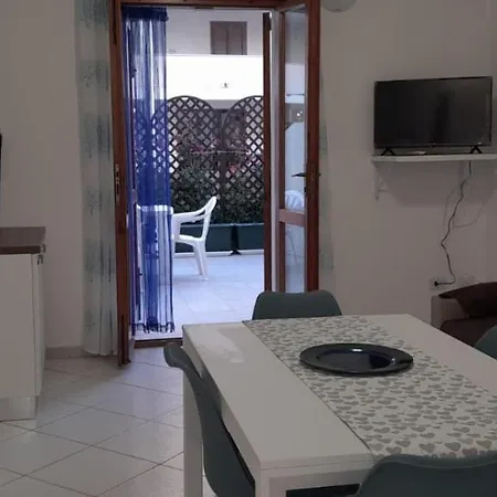 Beach Apartment شقة *