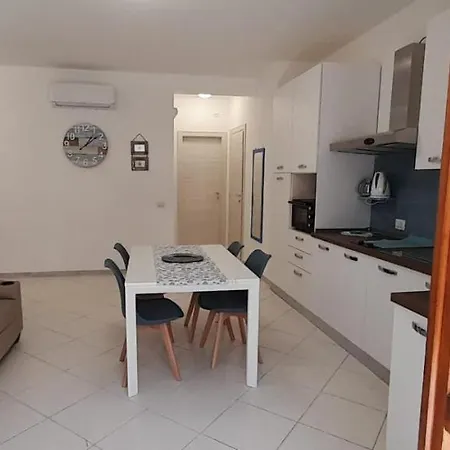 Beach Apartment *